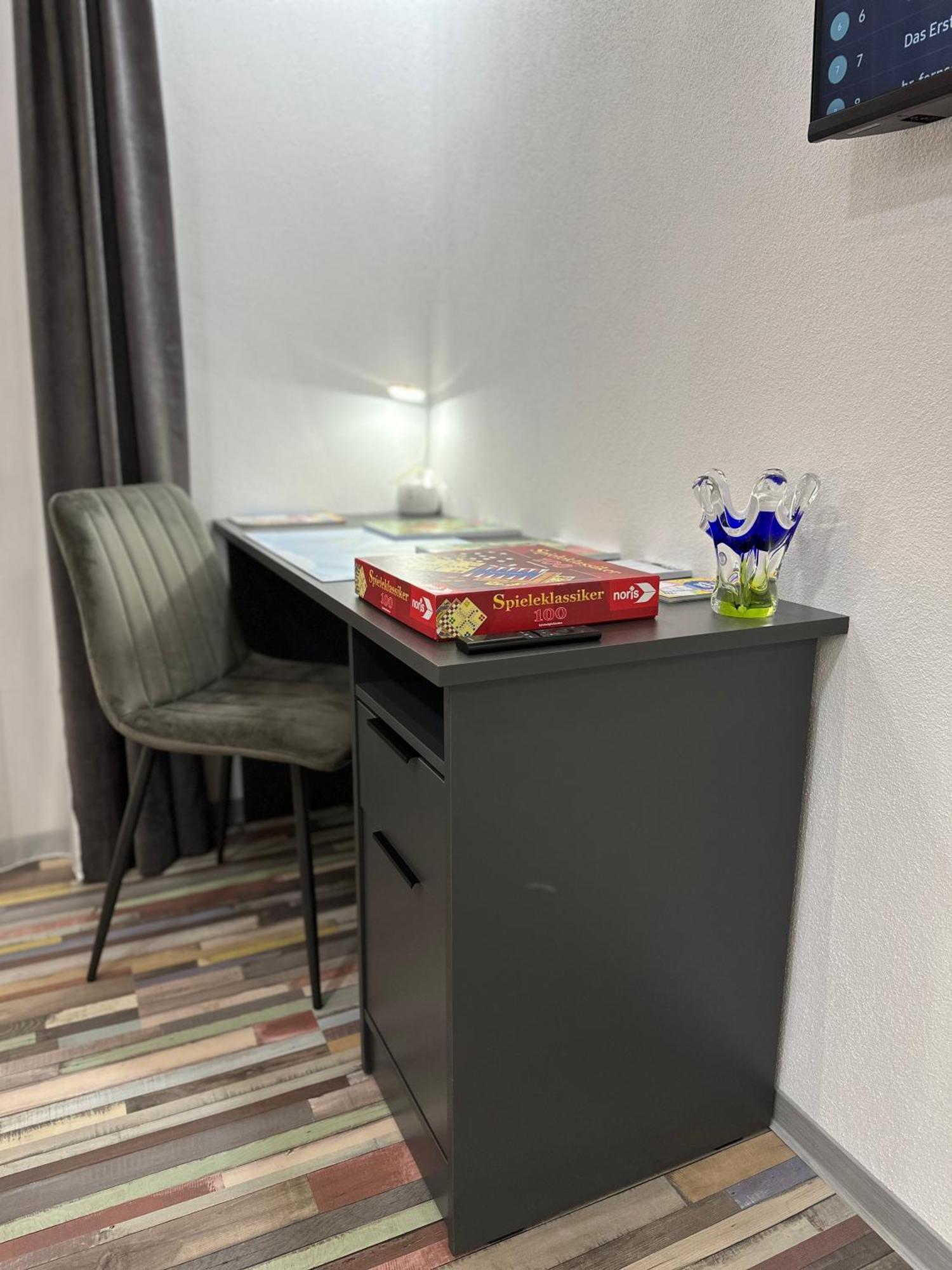Modern Apartments Neuburg P - Top - 2 Zimmer, Komfort, Balkon, Wi-Fi, Smart Tv, Grosse Dusche, Kueche Neuburg an Der Donau Eksteriør billede