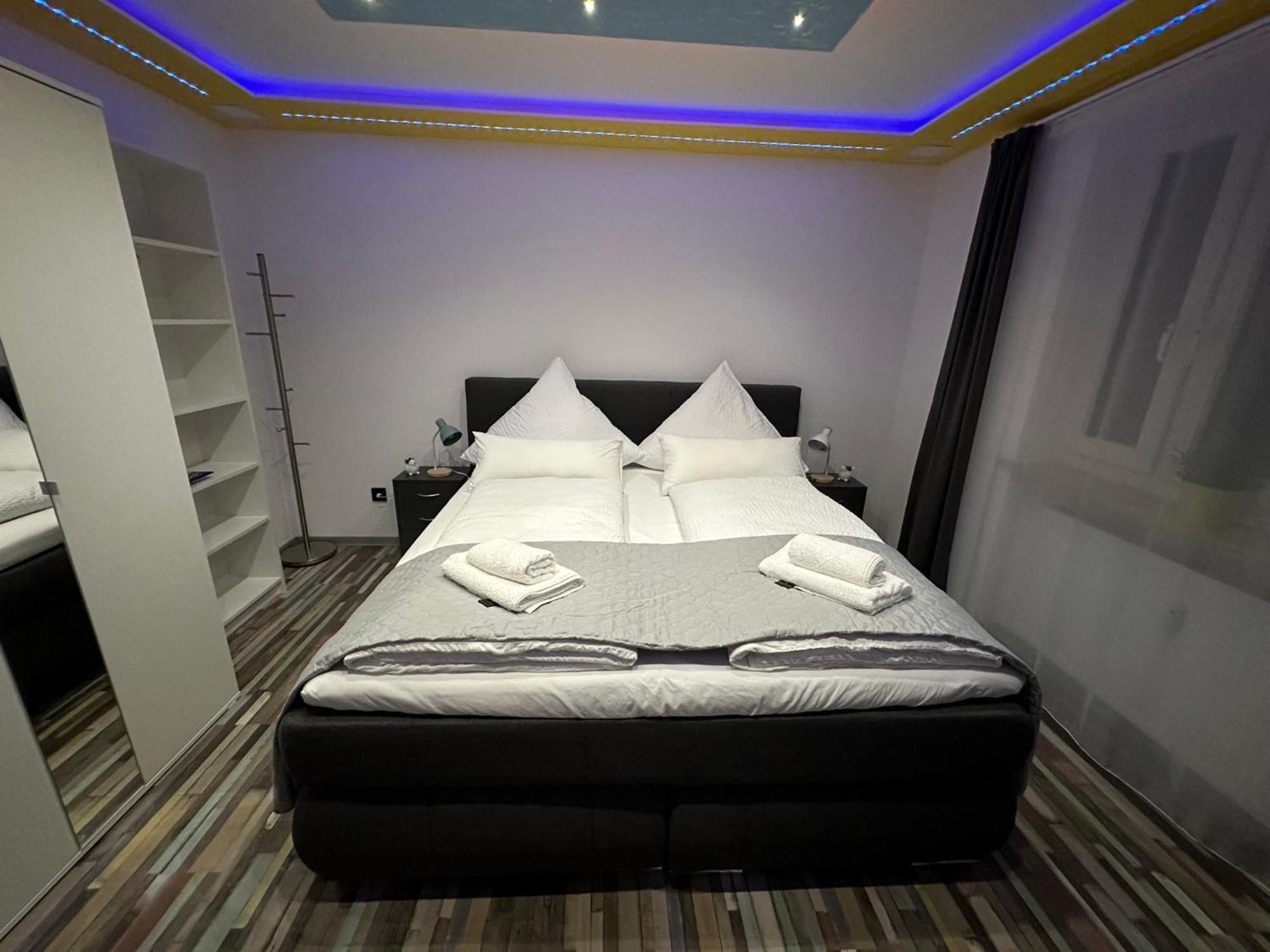 Modern Apartments Neuburg P - Top - 2 Zimmer, Komfort, Balkon, Wi-Fi, Smart Tv, Grosse Dusche, Kueche Neuburg an Der Donau Eksteriør billede